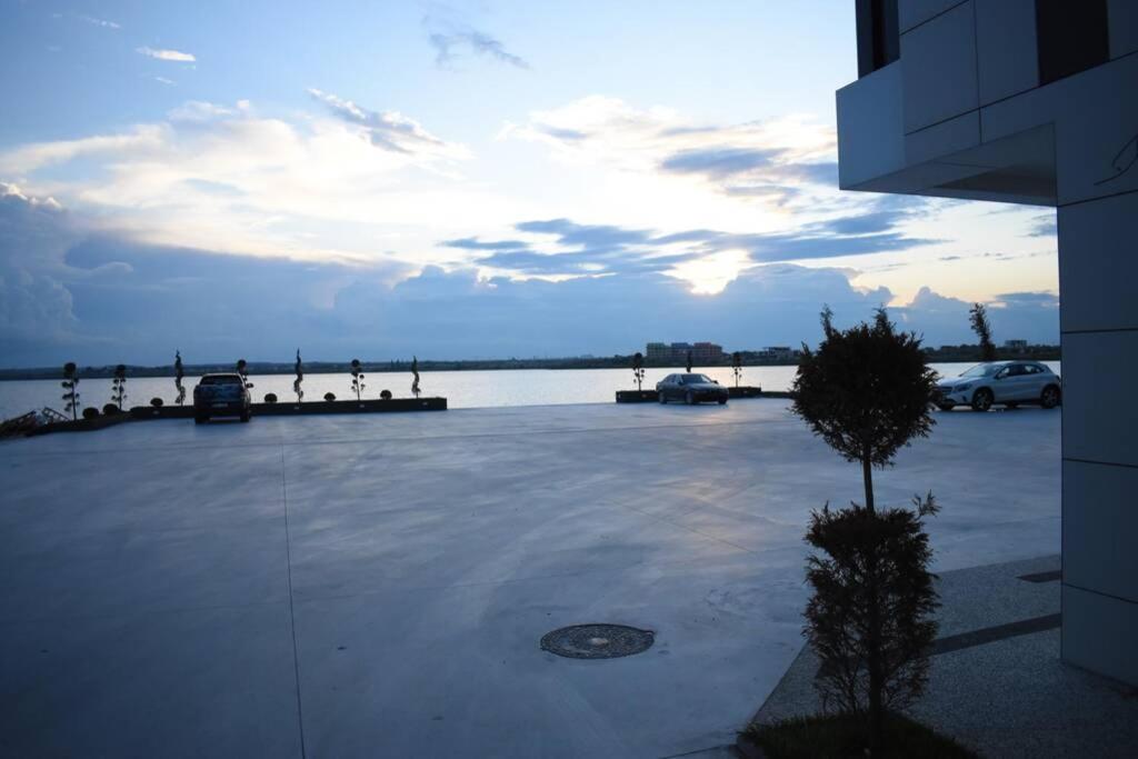 Apartment By The Lake With A View 马马亚 外观 照片