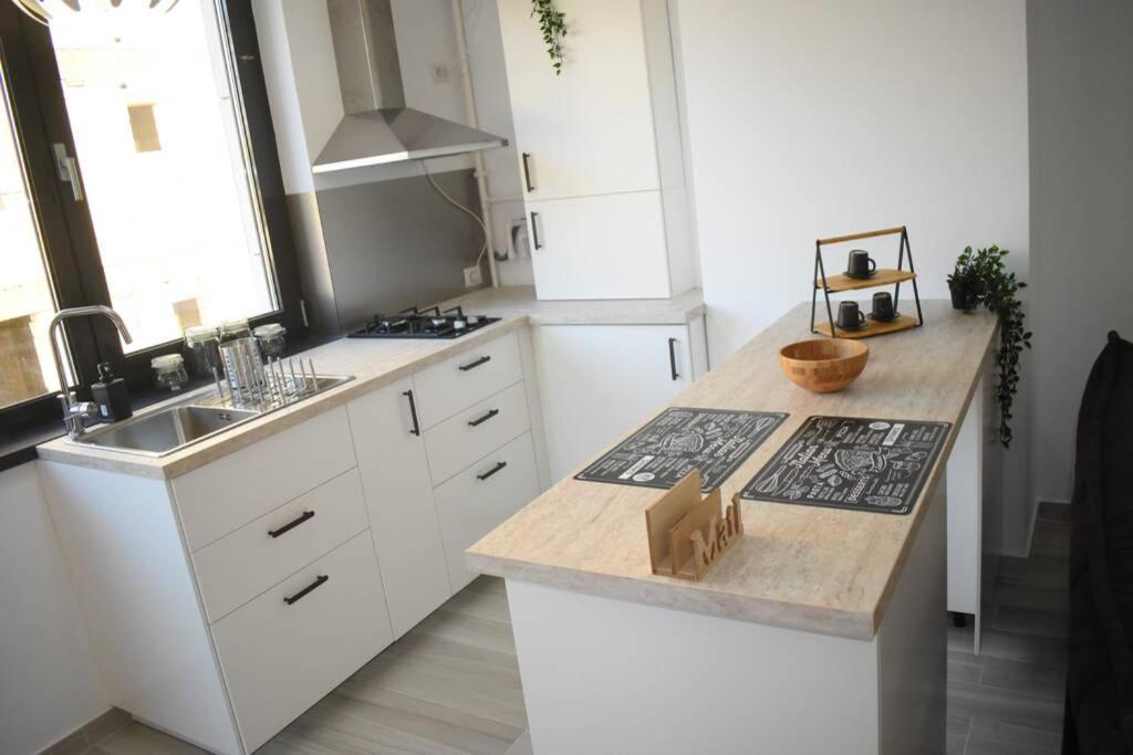 Apartment By The Lake With A View 马马亚 外观 照片