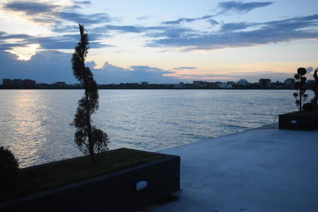 Apartment By The Lake With A View 马马亚 外观 照片